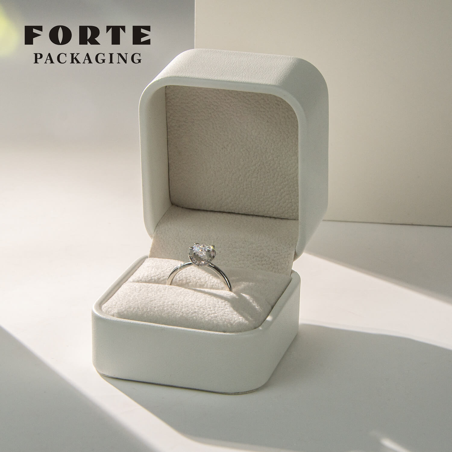 FORTE kostenlose Probe Schmuckverpackung Luxus-Schmuckkästchen Halskette Anhänger Ring weiße Schmuckverpackung aus PU-Leder mit individuellem Logo